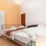Neno Apartment *